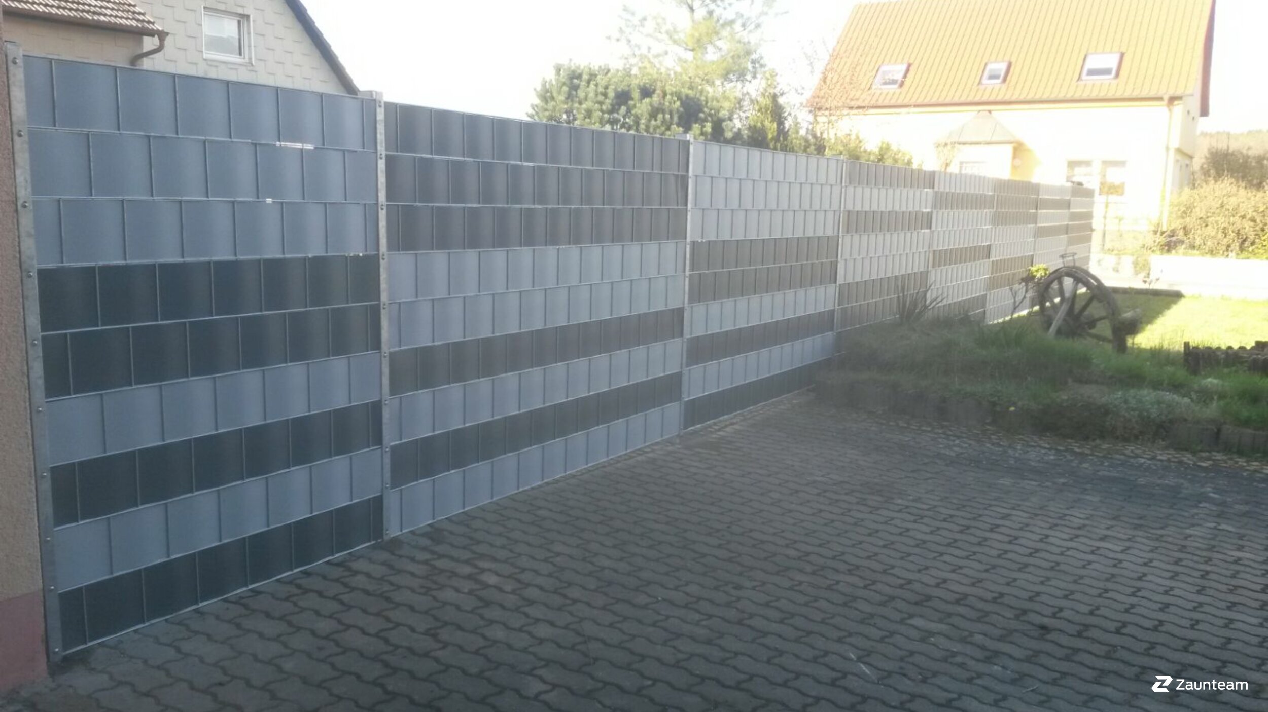 Protection brise-vue en tressage de 2016 à 96247 Neuensee Allemagne de Franchise AG.