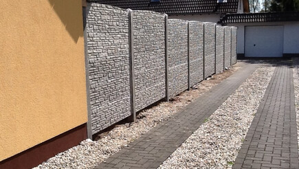 Clôture en béton de 2016 à 16321 Bernau Allemagne de Zaunteam Bernau.