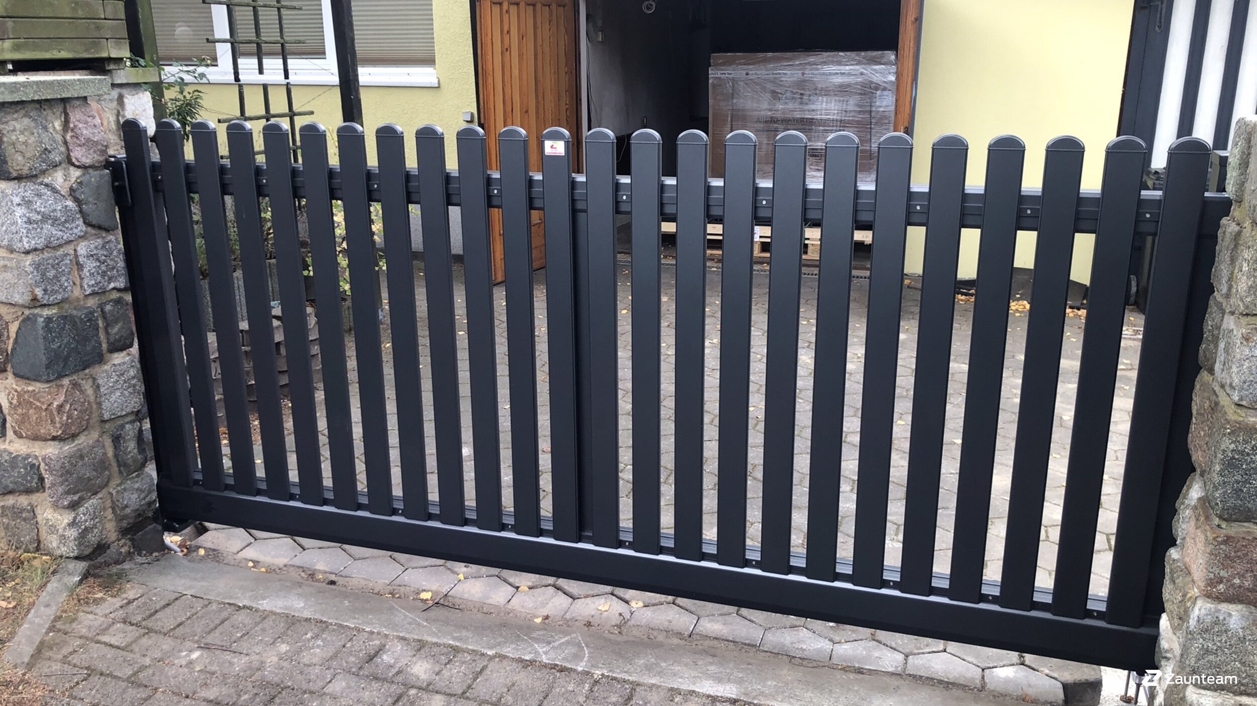 Automatische Tore aus dem 2024 in 12681 Berlin Deutschland von Zaunteam Pasewalk.