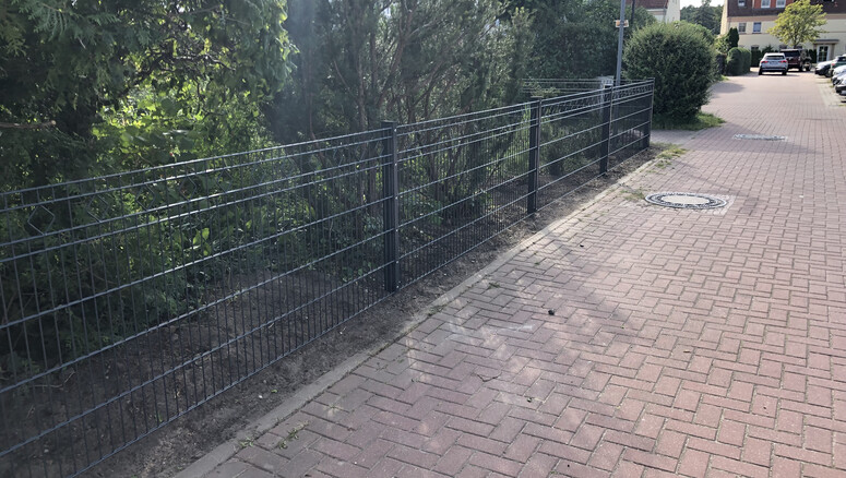 Deko-Doppelstabmattenzaun aus dem 2025 in 15834 Groß Machnow Deutschland von Zaunteam Pasewalk.