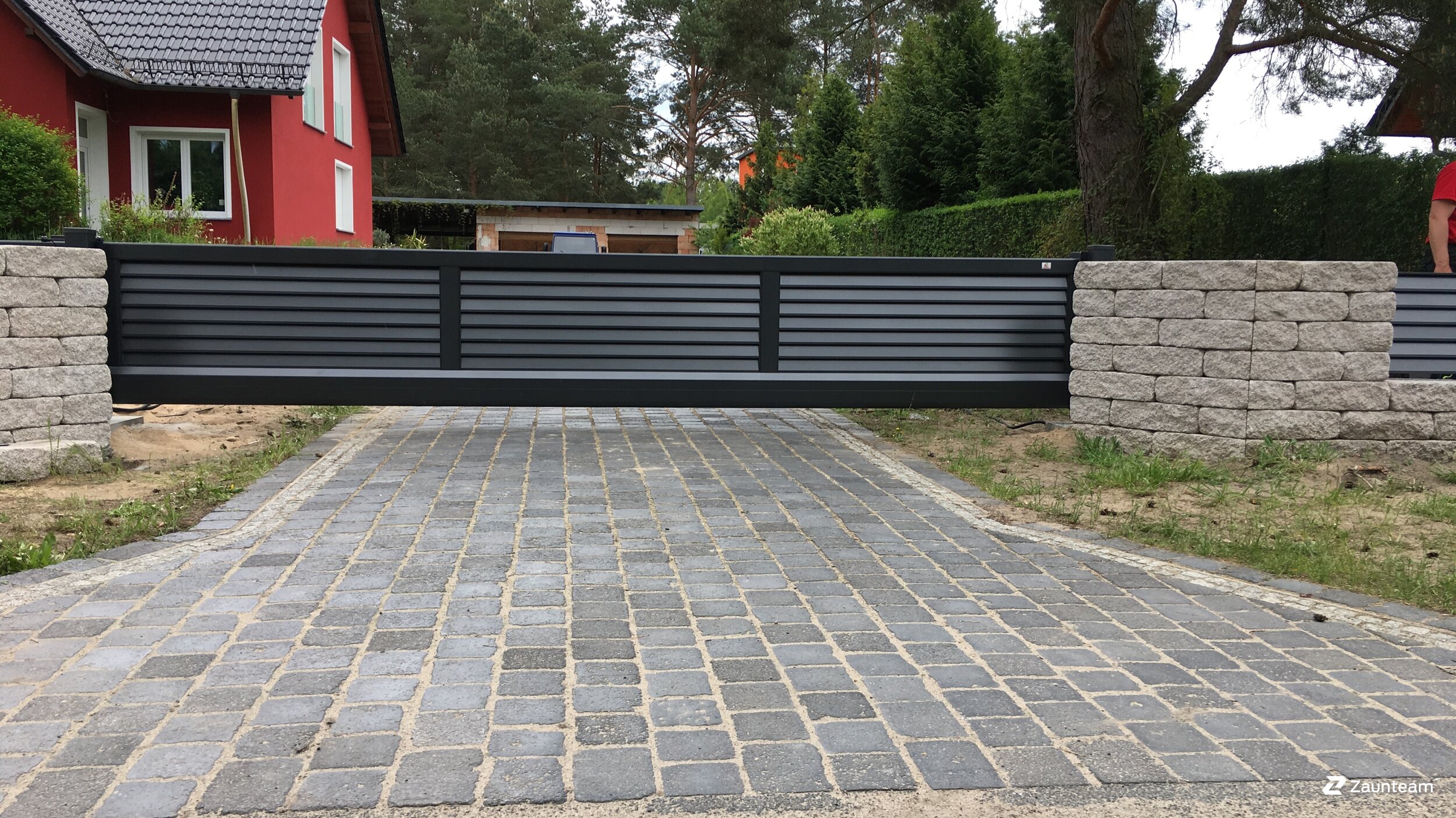 Automatische Tore aus dem 2017 in 16244 Finowfurt Deutschland von Zaunteam Bernau.