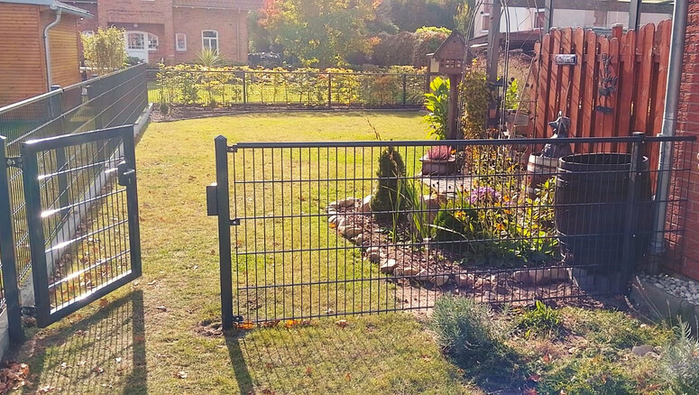 Doppelstabmattenzaun aus dem 2024 in 28876 Oyten Deutschland von Zaunteam Weser-Wümme.