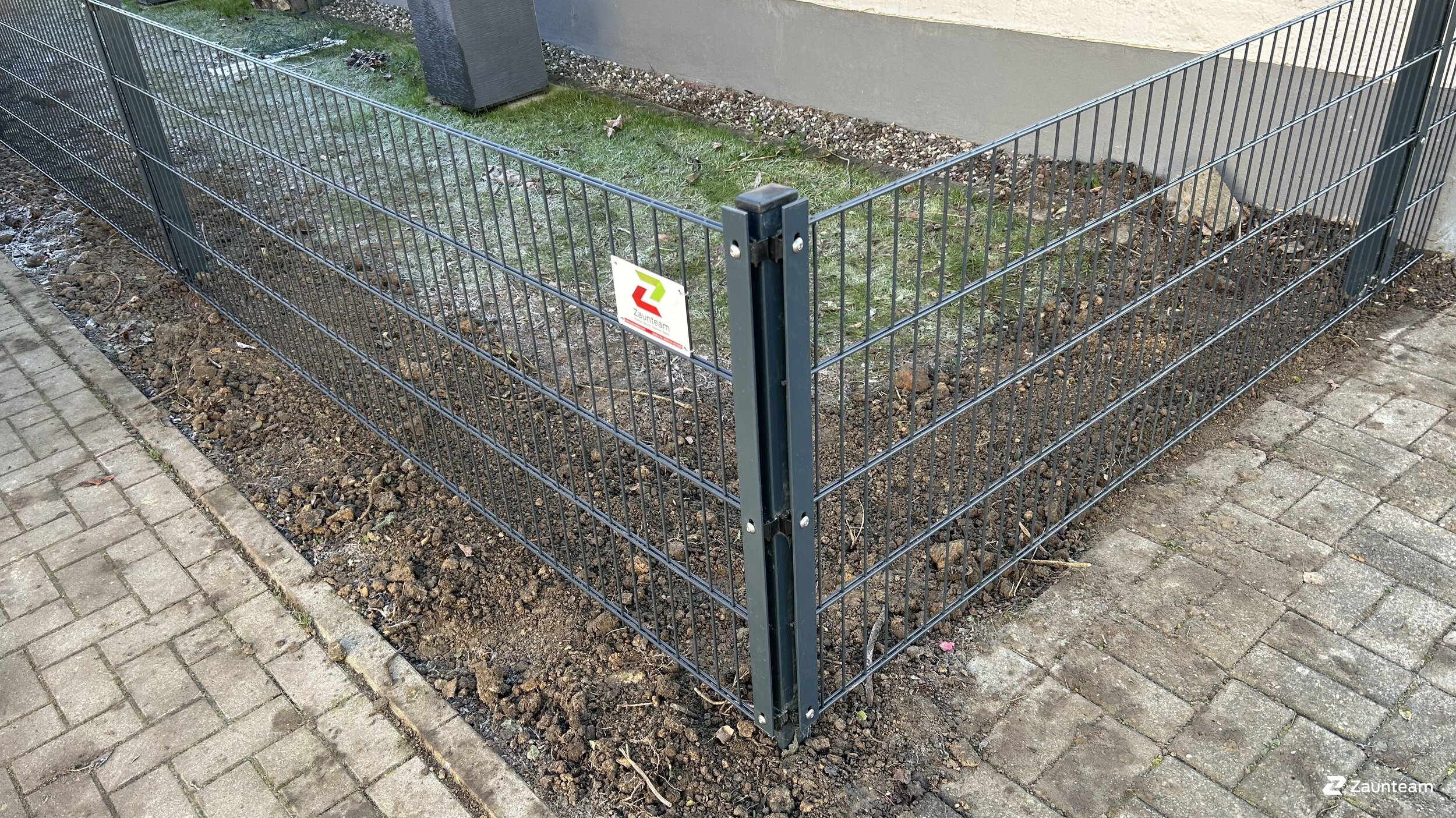 Doppelstabmattenzaun aus dem 2022 in 32609 Hüllhorst Deutschland von Zaunteam Kischkel.
