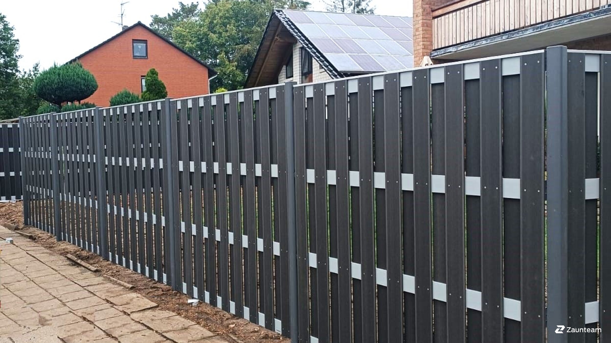 Pare-vue en WPC de 2023 à 31595 Steyerberg Allemagne de Zaunteam Kischkel.