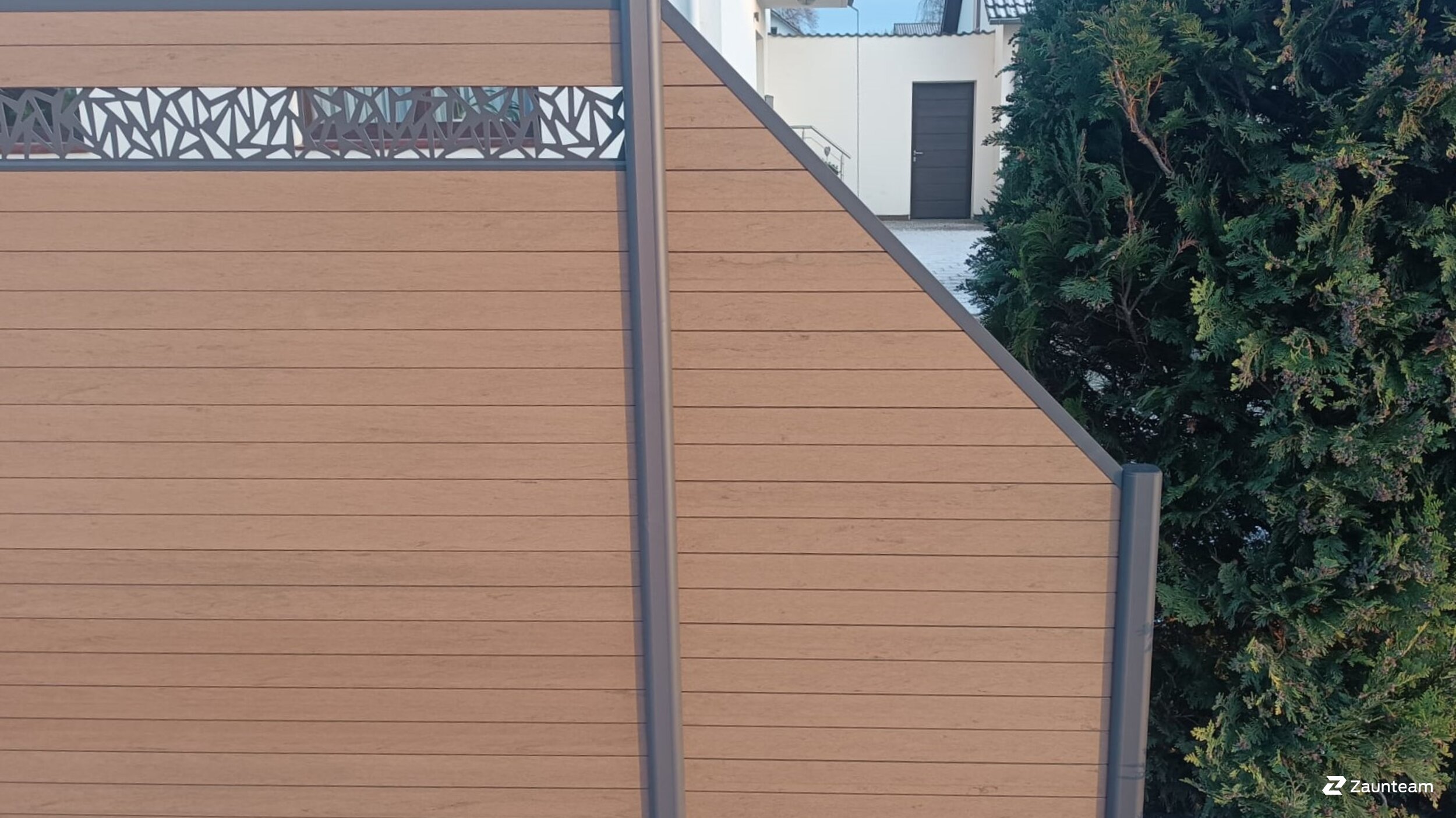 Pare-vue en WPC de 2023 à 32351 Stemwede Allemagne de Zaunteam Kischkel.