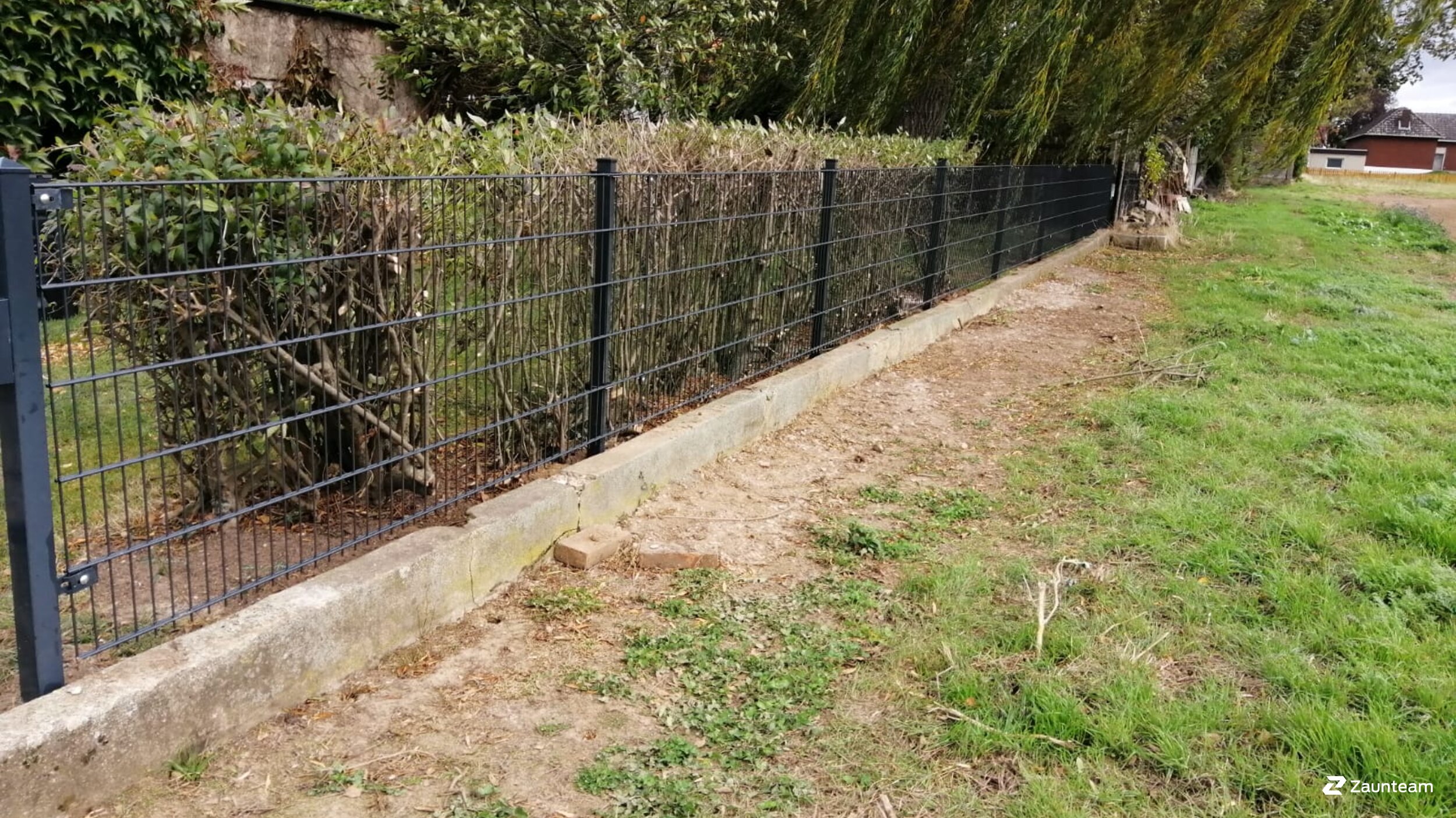 Clôture en panneau double fil de 2020 à 31028 Betheln Allemagne de Zaunteam Weser-Leine.