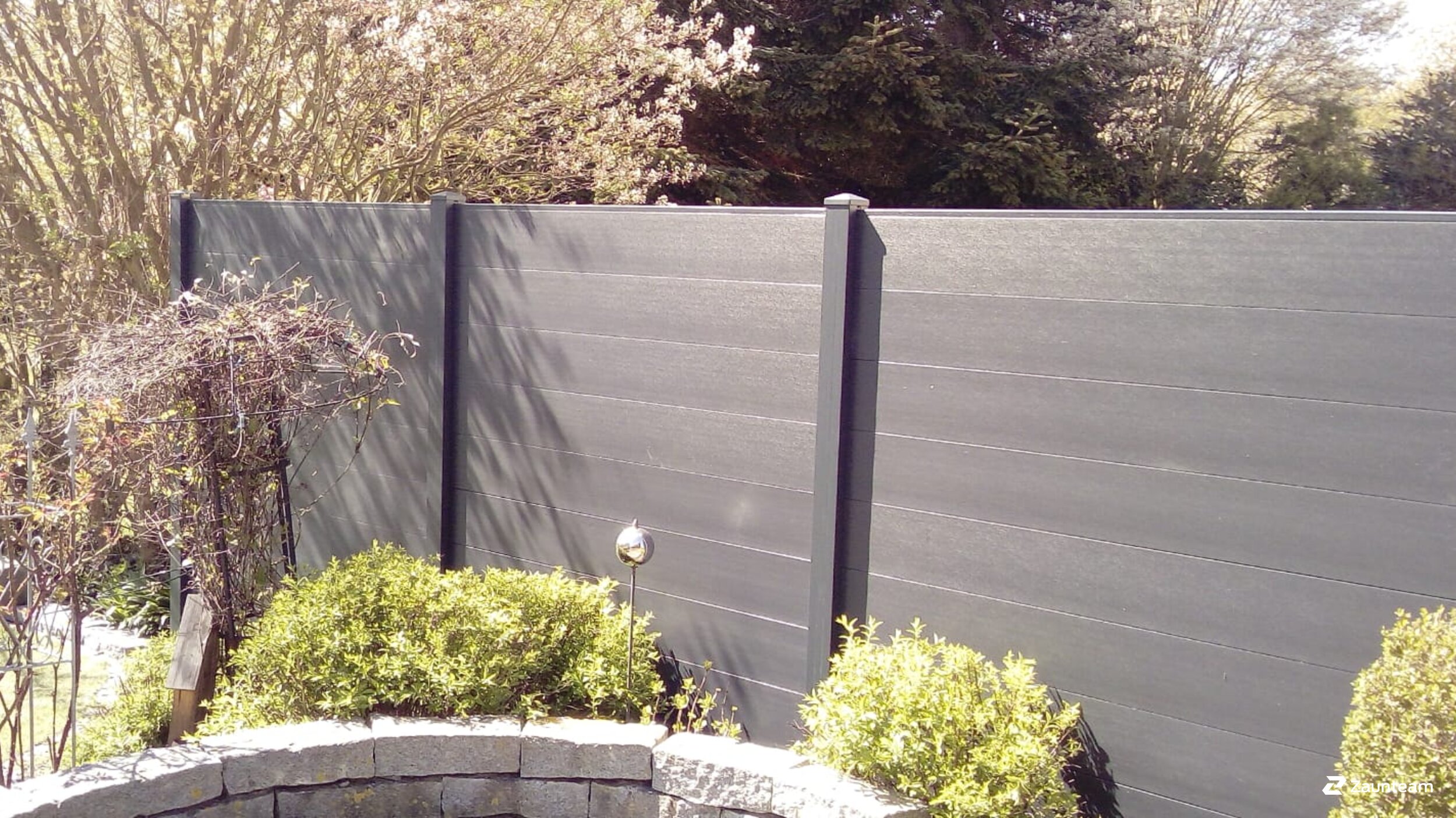 Aluminium Sichtschutz aus dem 2021 in 31832 Springe Deutschland von Zaunteam Weser-Leine.