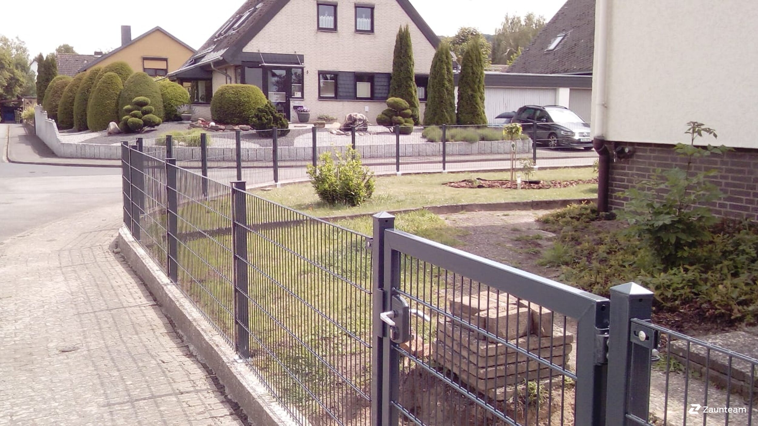 Doppelstabmattenzaun aus dem 2022 in 31171 Nordstemmen Deutschland von Zaunteam Weser-Leine.