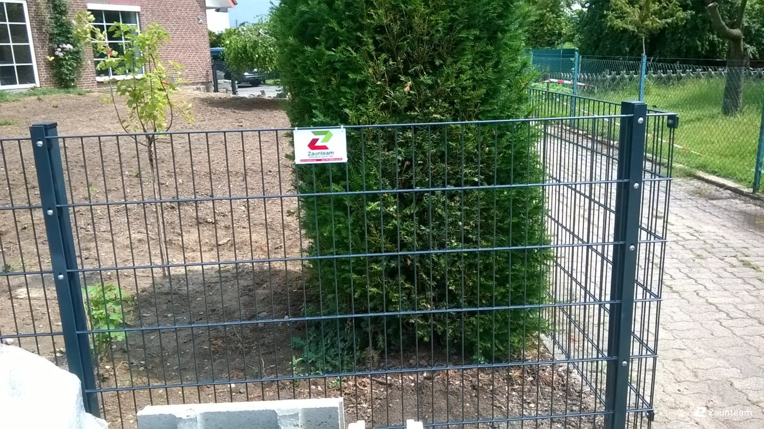 Doppelstabmattenzaun aus dem 2019 in 31171 Nordstemmen Deutschland von Zaunteam Weser-Leine.