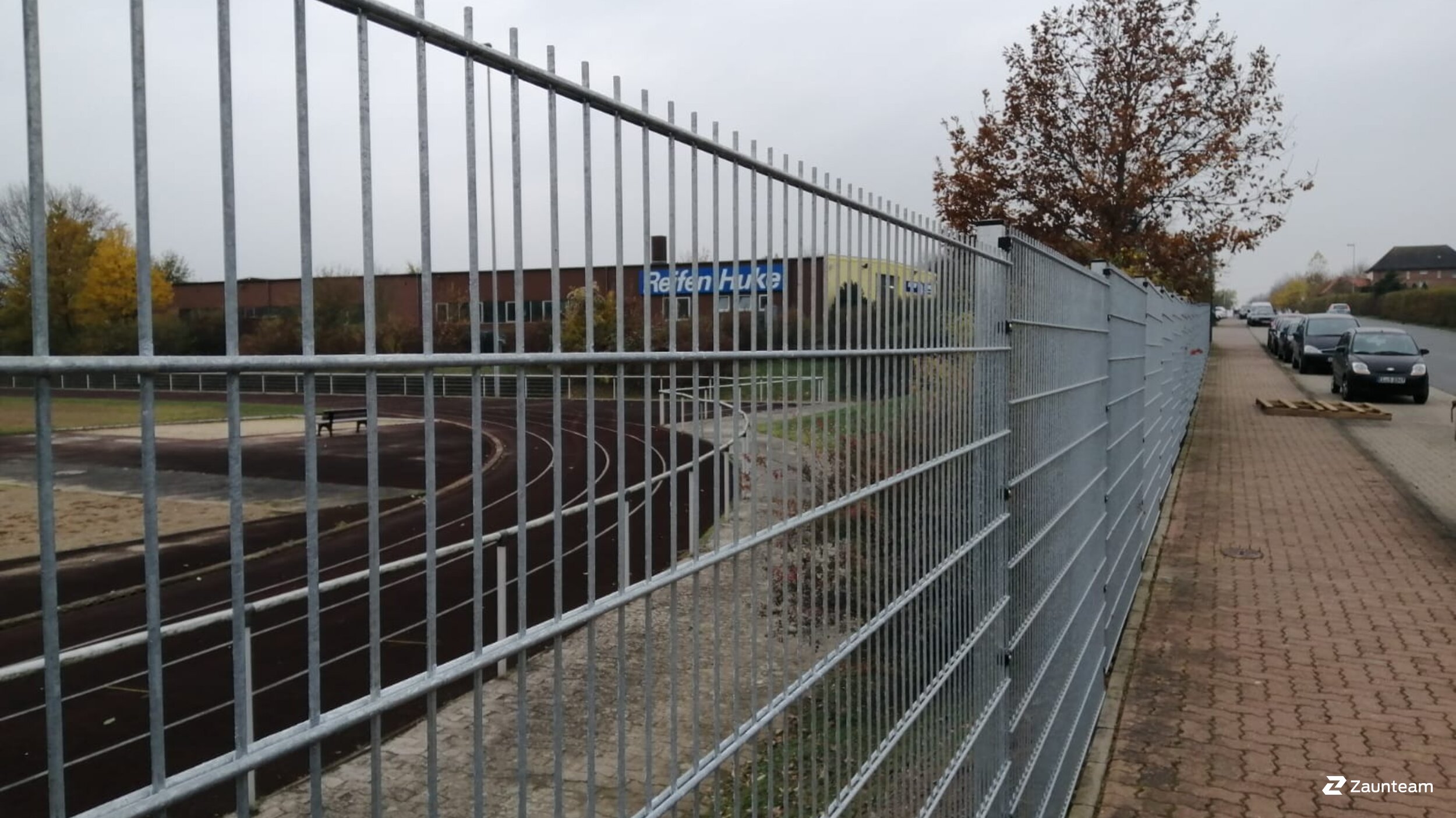 Doppelstabmattenzaun aus dem 2019 in 31008 Elze Deutschland von Zaunteam Weser-Leine.