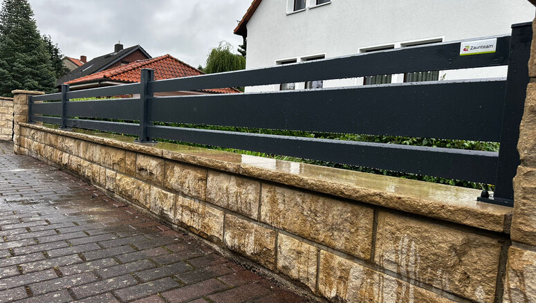 Aluminium Sichtschutz aus dem 2026 in 31020 Oldendorf Deutschland von Zaunteam Weser-Leine.