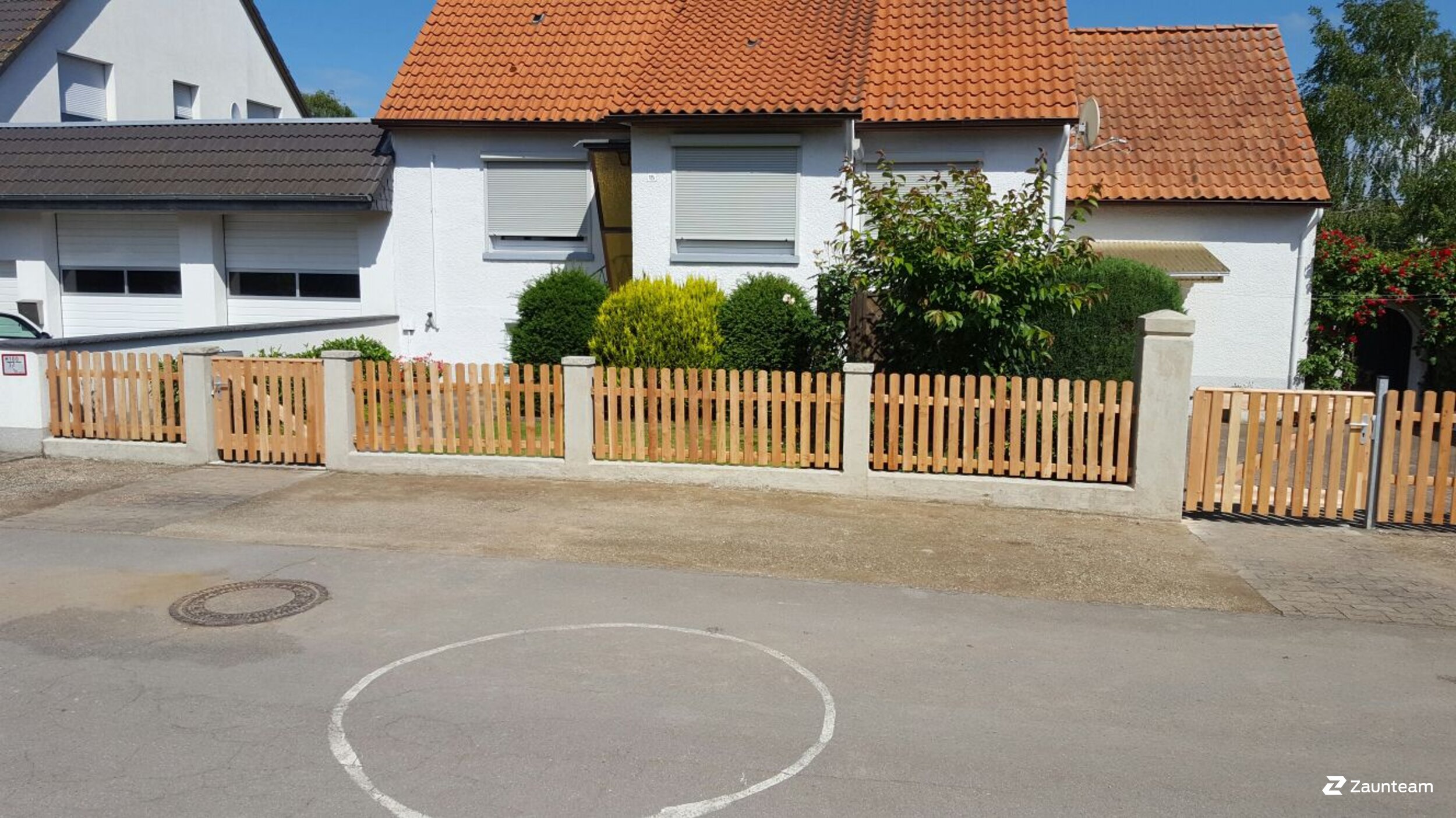 Lärchenzaun aus dem 2016 in 31008 Elze Deutschland von Zaunteam Weser-Leine.