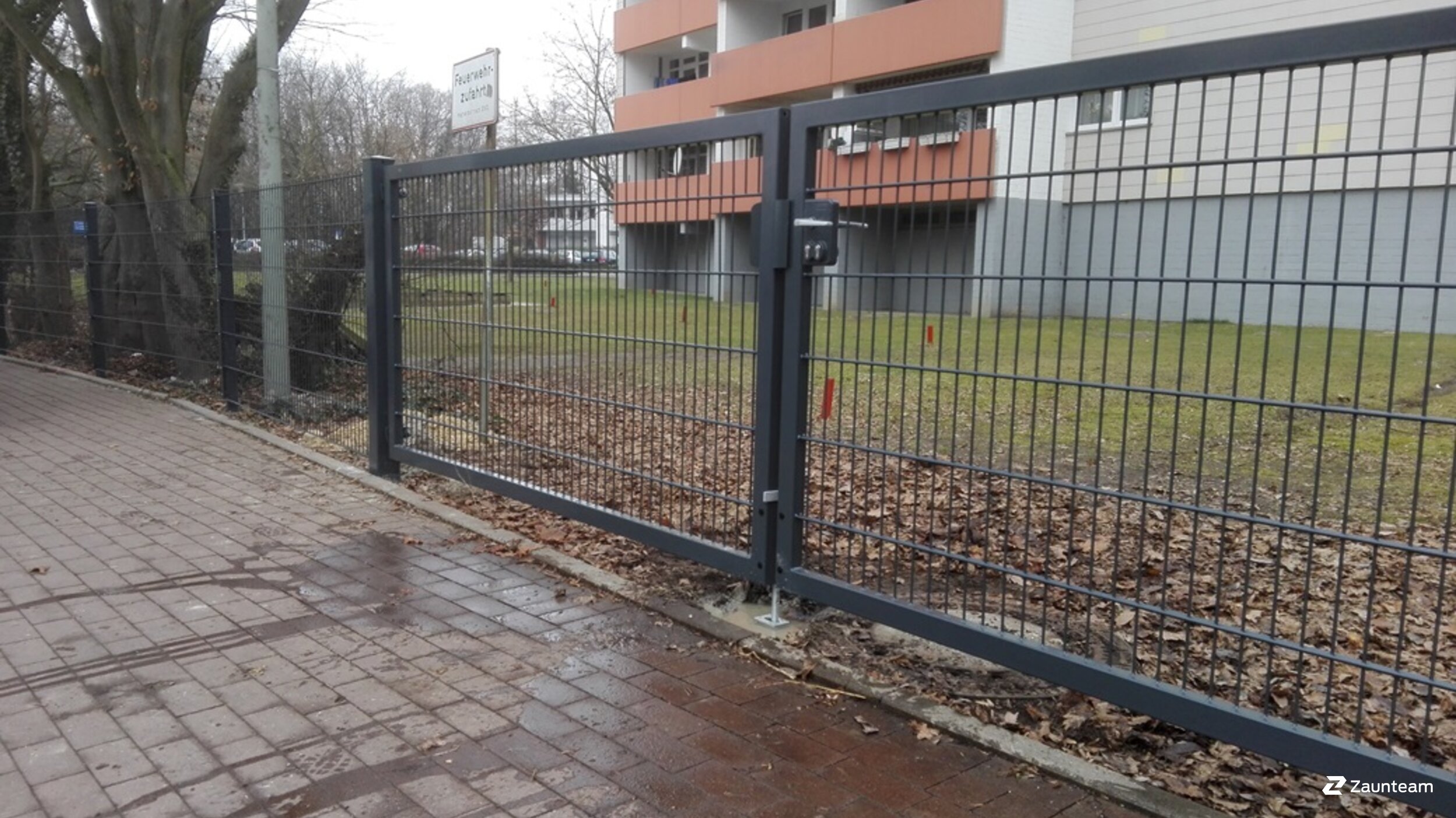 Doppelstabmattenzaun aus dem 2017 in 33378 Rheda-Wiedenbrück Deutschland von Franchise AG.