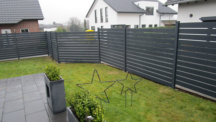 Aluminium Sichtschutz aus dem 2018 in 33602 Bielefeld Deutschland von Franchise AG.