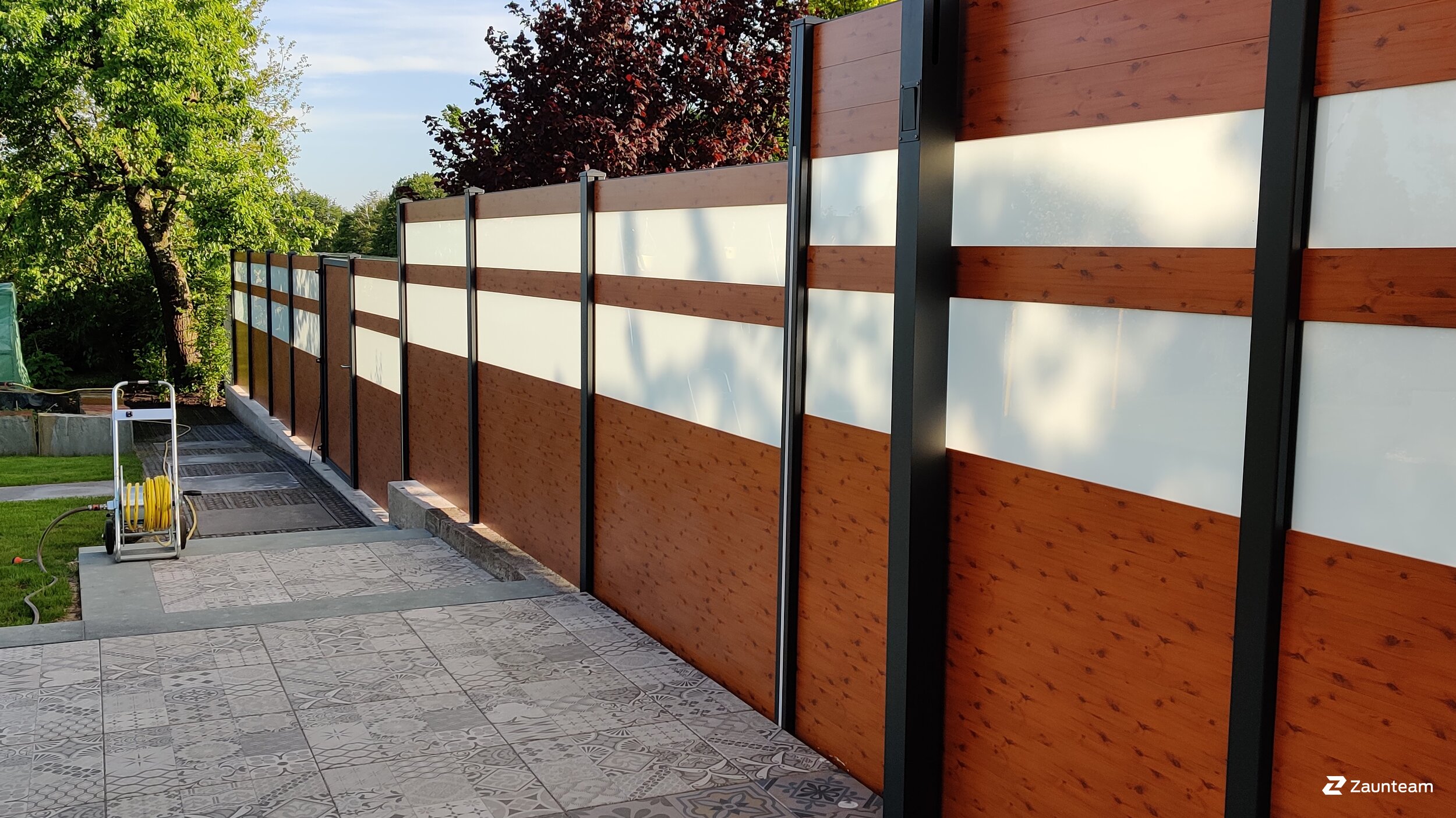 Protection brise-vue en aluminium de 2020 à 59510 Lippetal Allemagne de Franchise AG.