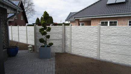 Betonzaun aus dem 2019 in 33449 Langenberg Deutschland von Franchise AG.