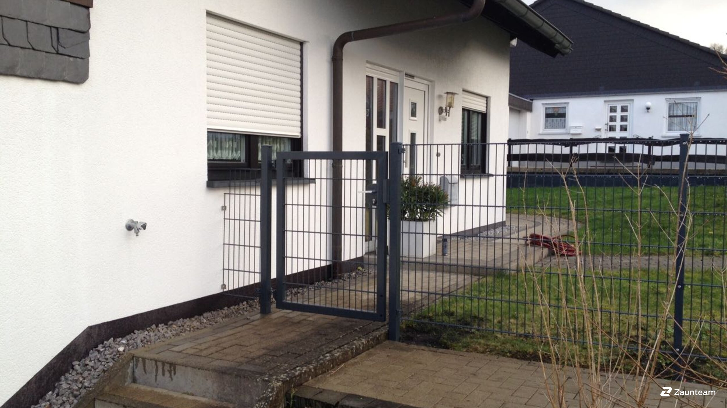 Doppelstabmattenzaun aus dem 2017 in 59929 Brilon Deutschland von Zaunteam Paderborn.