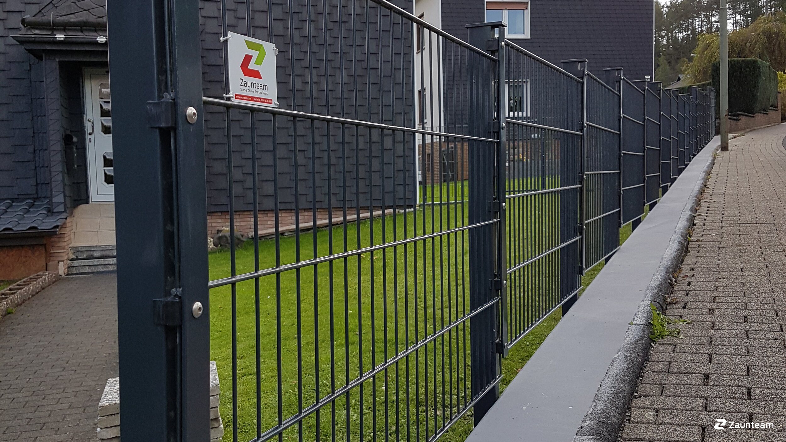 Doppelstabmattenzaun aus dem 2017 in 35708 Haiger Deutschland von Zaunteam Südwestfalen.
