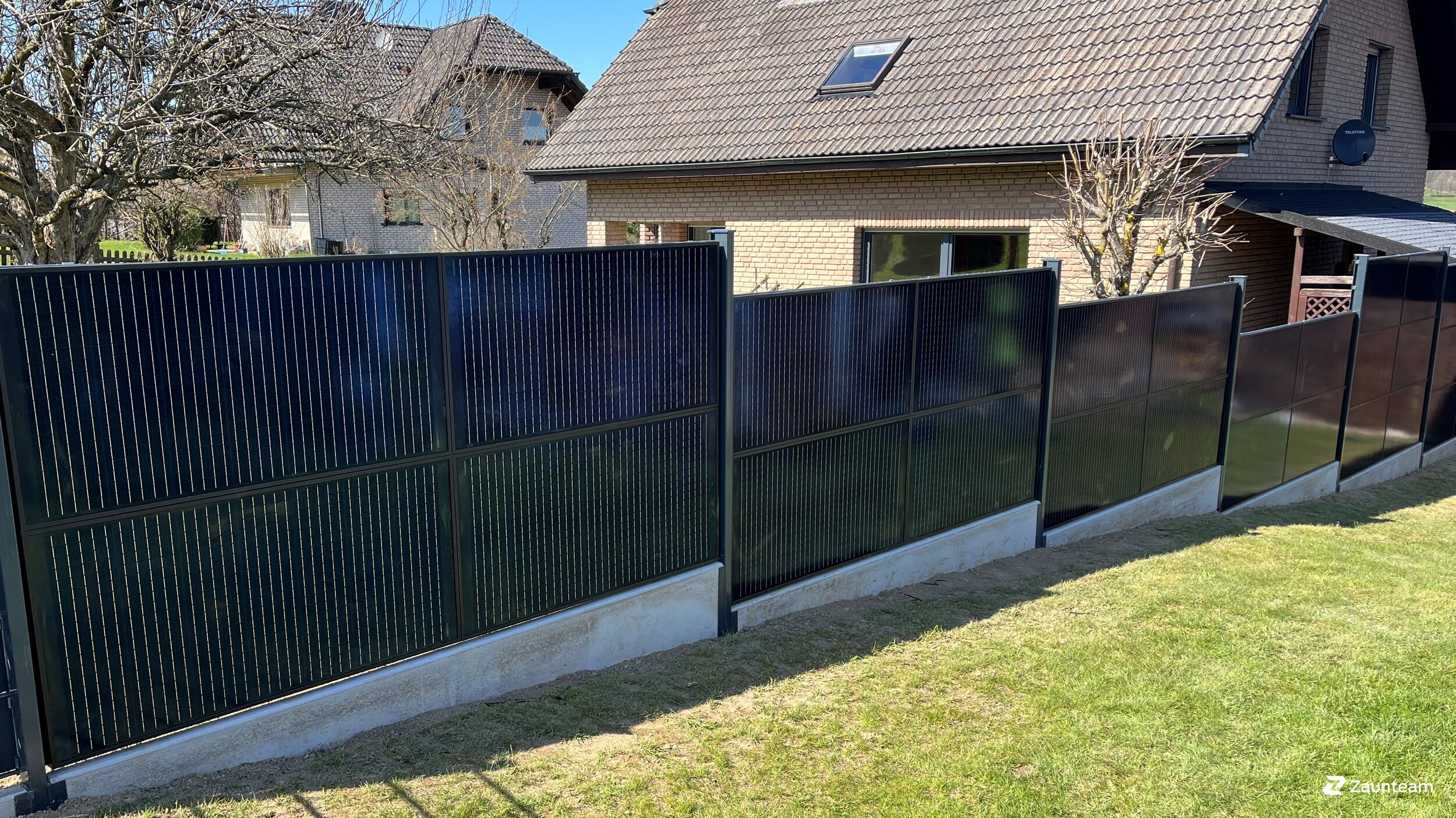 Solarzaun aus dem 2023 in 57482 Wenden Deutschland von Zaunteam Südwestfalen.