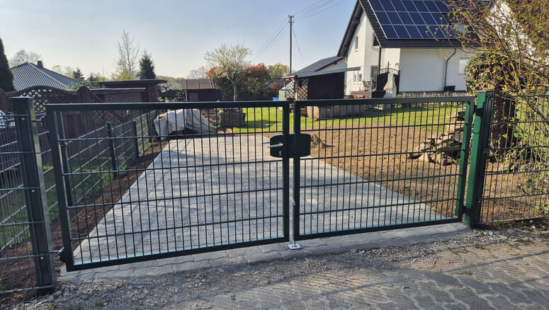 Doppelstabmattenzaun aus dem 2025 in 51580 Reichshof Deutschland von Zaunteam Südwestfalen.