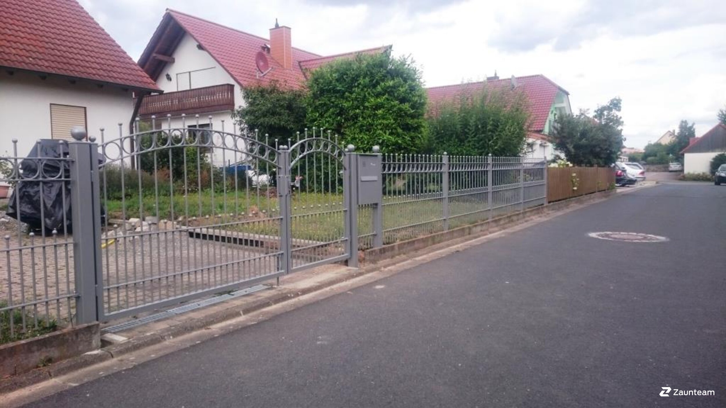 Clôture classique de 2016 à 97464 Niederwerrn Allemagne de Zaunteam Main-Rhön.