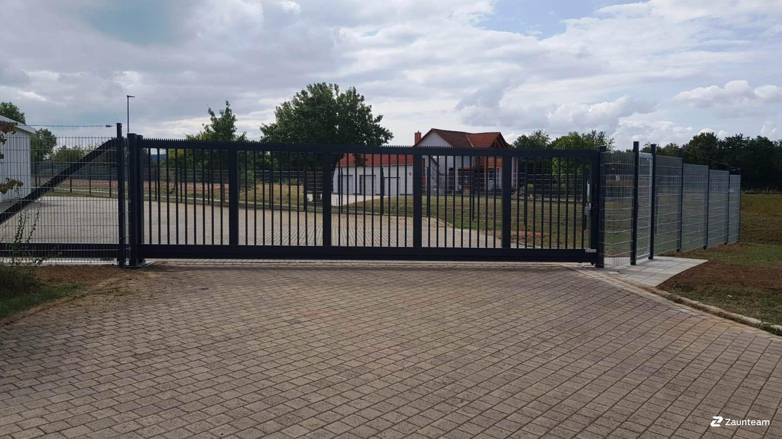 Automatische Tore aus dem 2019 in 97717 Euerdorf Deutschland von Zaunteam Main-Rhön.