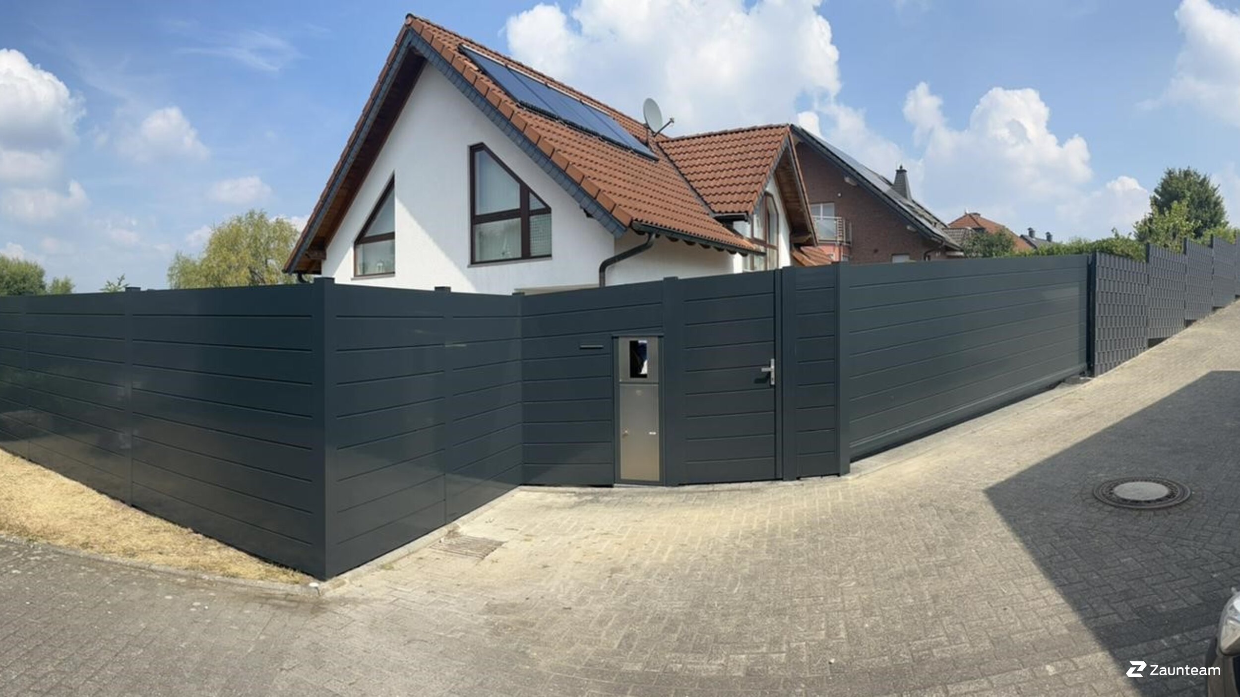 Automatische Tore aus dem 2022 in 53819 Neunkirchen-Seelscheid Deutschland von Zaunteam Rhein-Sieg.