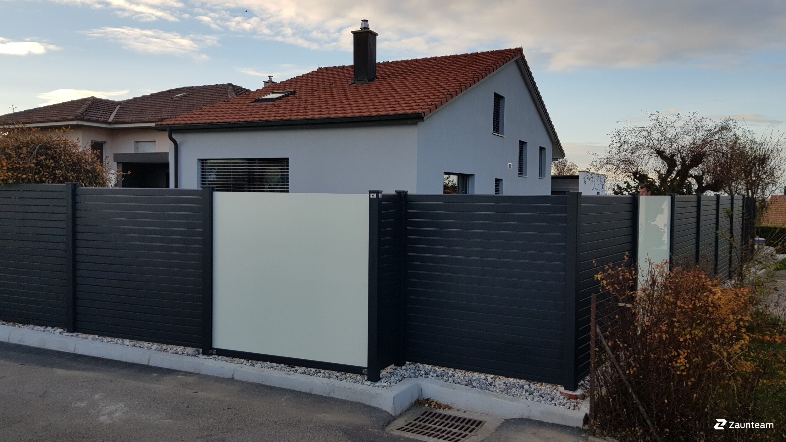 Aluminium Sichtschutz aus dem 2021 in 1740 Neyruz Schweiz von Zaunteam Spahni AG.