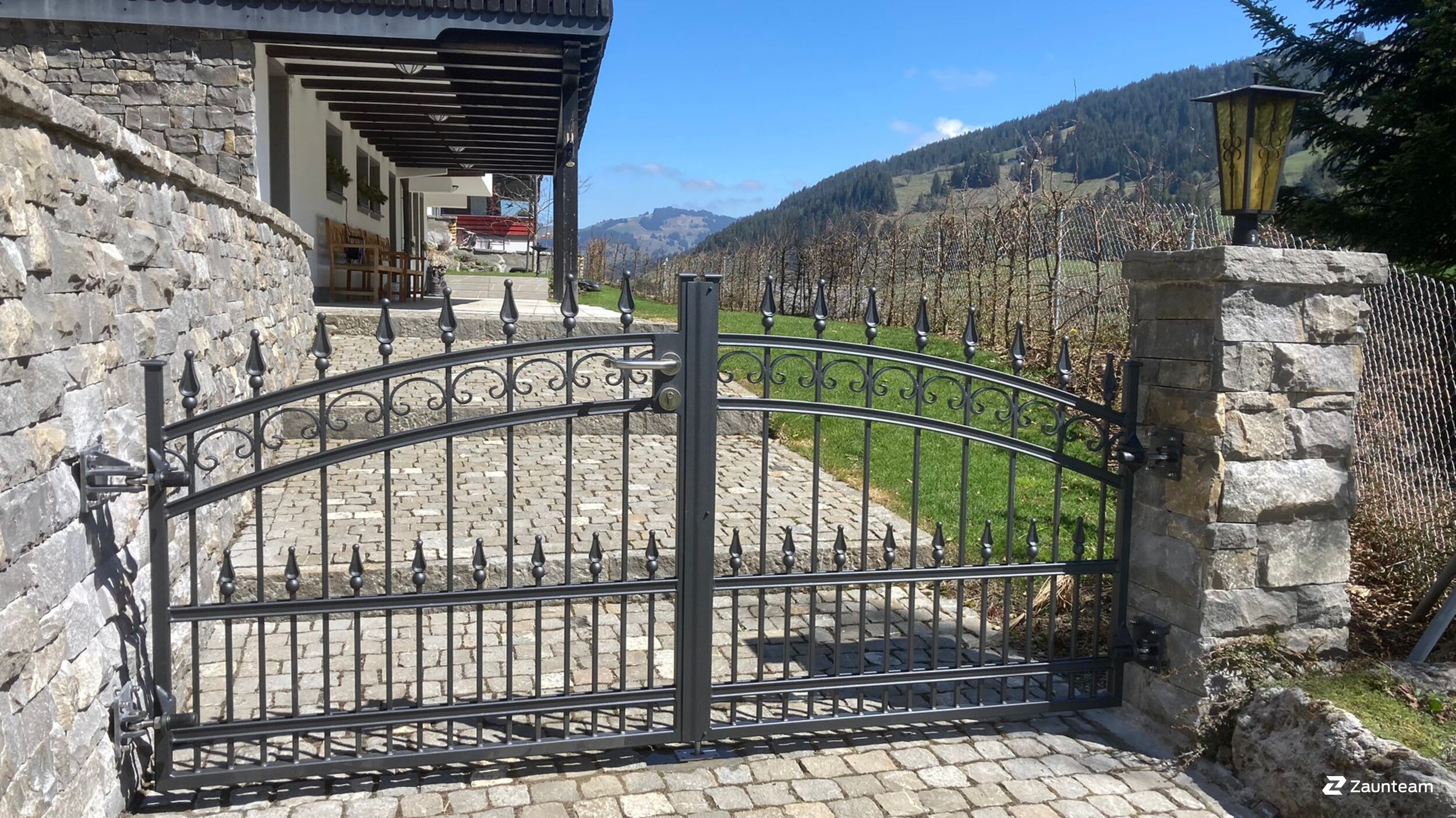 Klassikzaun aus dem 2022 in 1716 Schwarzsee Schweiz von Zaunteam Spahni AG.