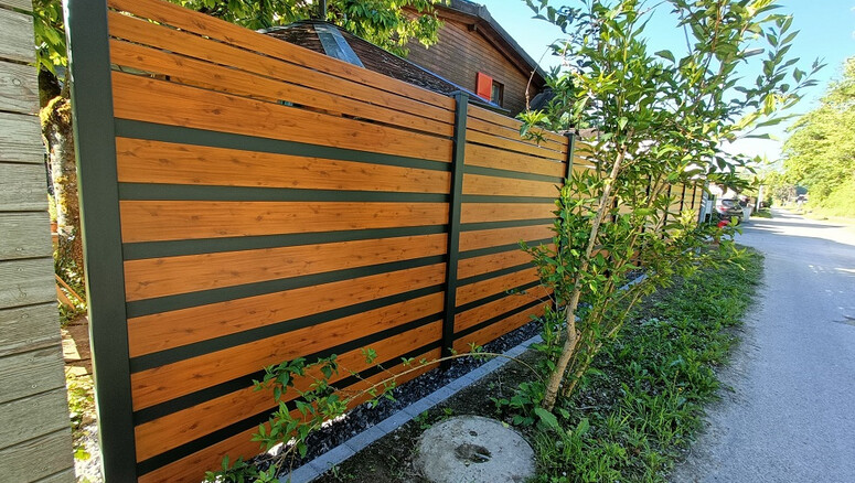 Aluminium Sichtschutz aus dem 2026 in 1568 Portalban Schweiz von Zaunteam Spahni AG.