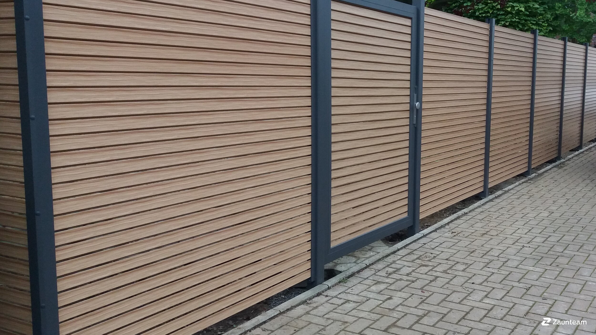 Protection brise-vue en aluminium de 2021 à 45739 Oer-Erkenschwick Allemagne de Zaunteam Hohe Mark.