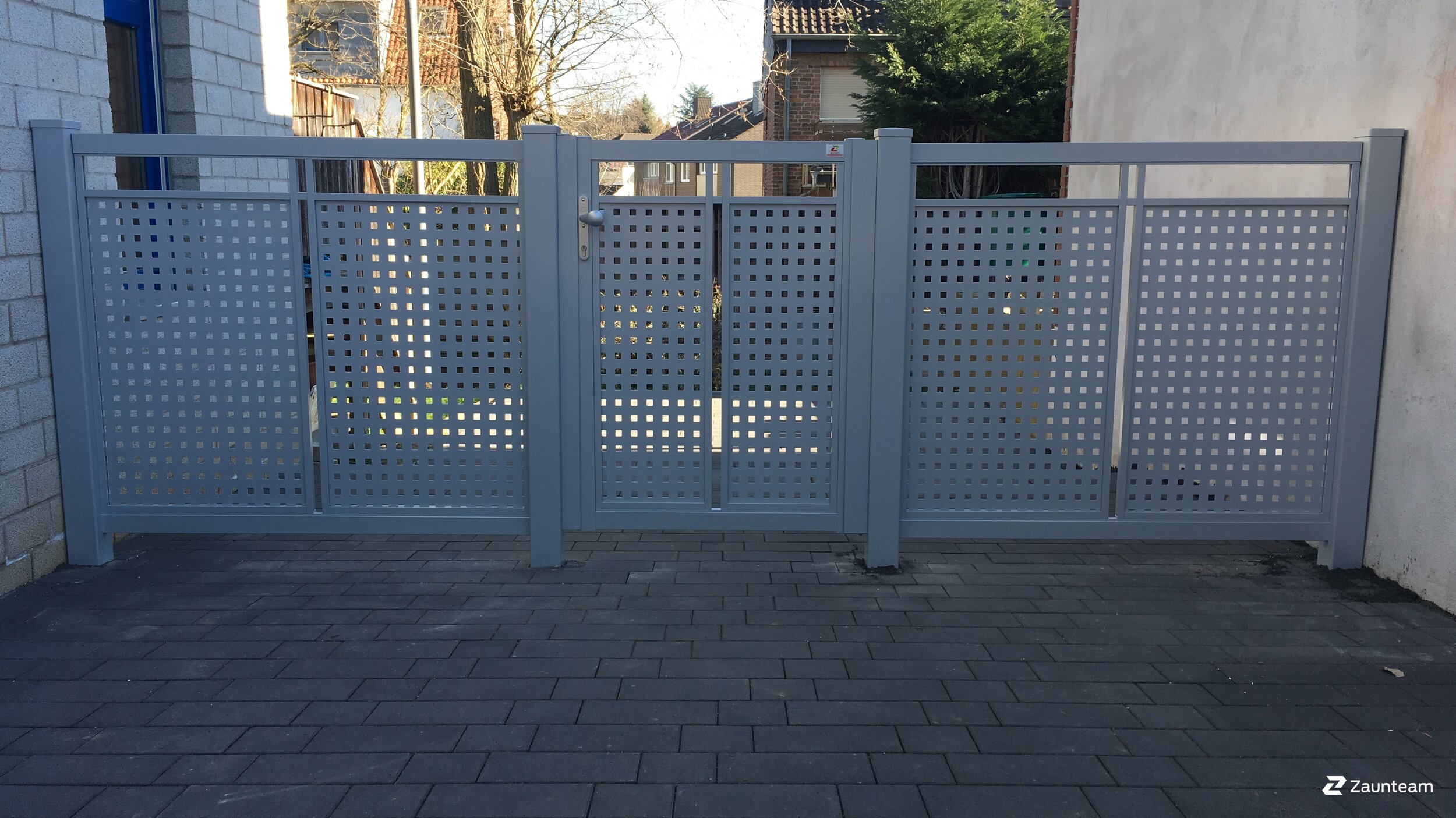 Clôture en aluminium de 2019 à 50259 Pulheim Allemagne de Franchise AG.