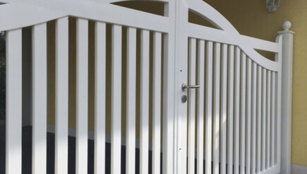 Clôture en aluminium de 2017 à 53925 Kall Allemagne de Franchise AG.