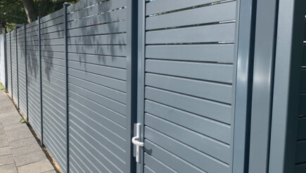 Aluminium Sichtschutz aus dem 2020 in 50226 Frechen Deutschland von Franchise AG.