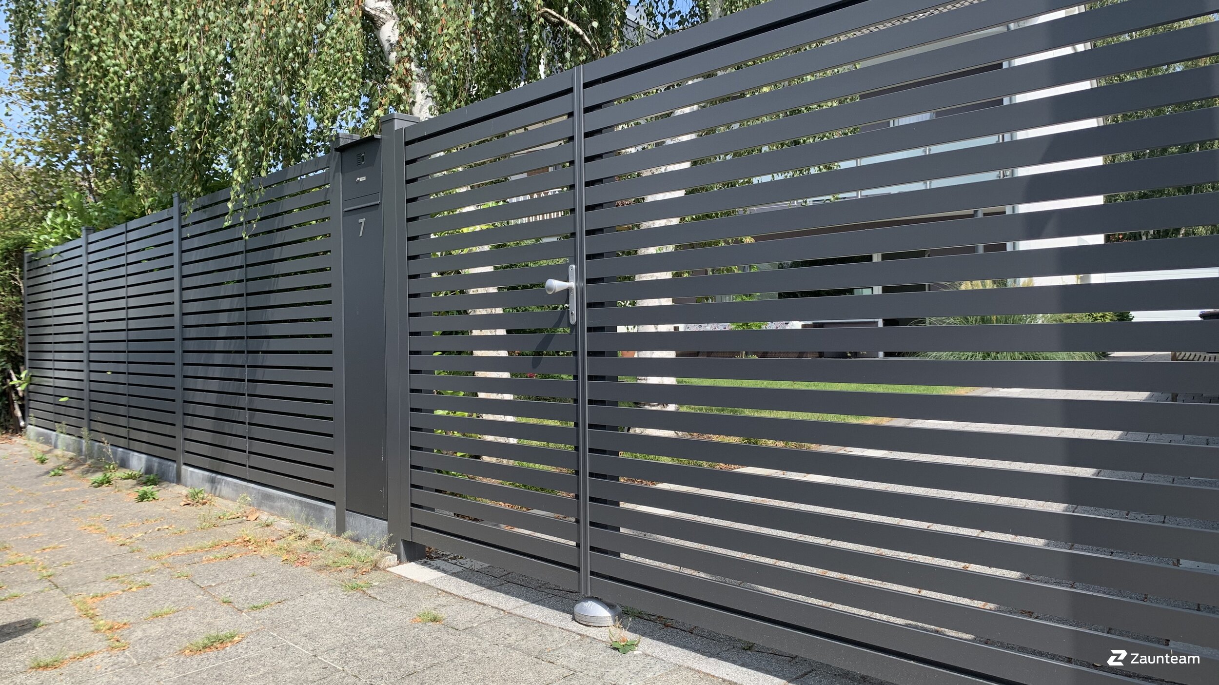 Aluzaun aus dem 2020 in 50999 Köln Deutschland von Franchise AG.