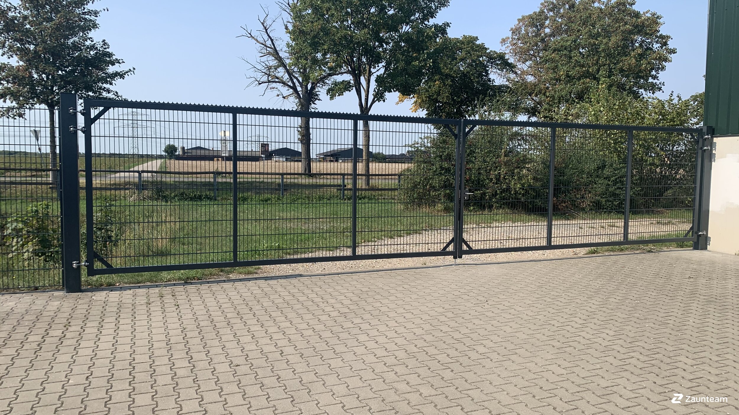 Portes et Passantes de 2020 à 50171 Kerpen Allemagne de Franchise AG.