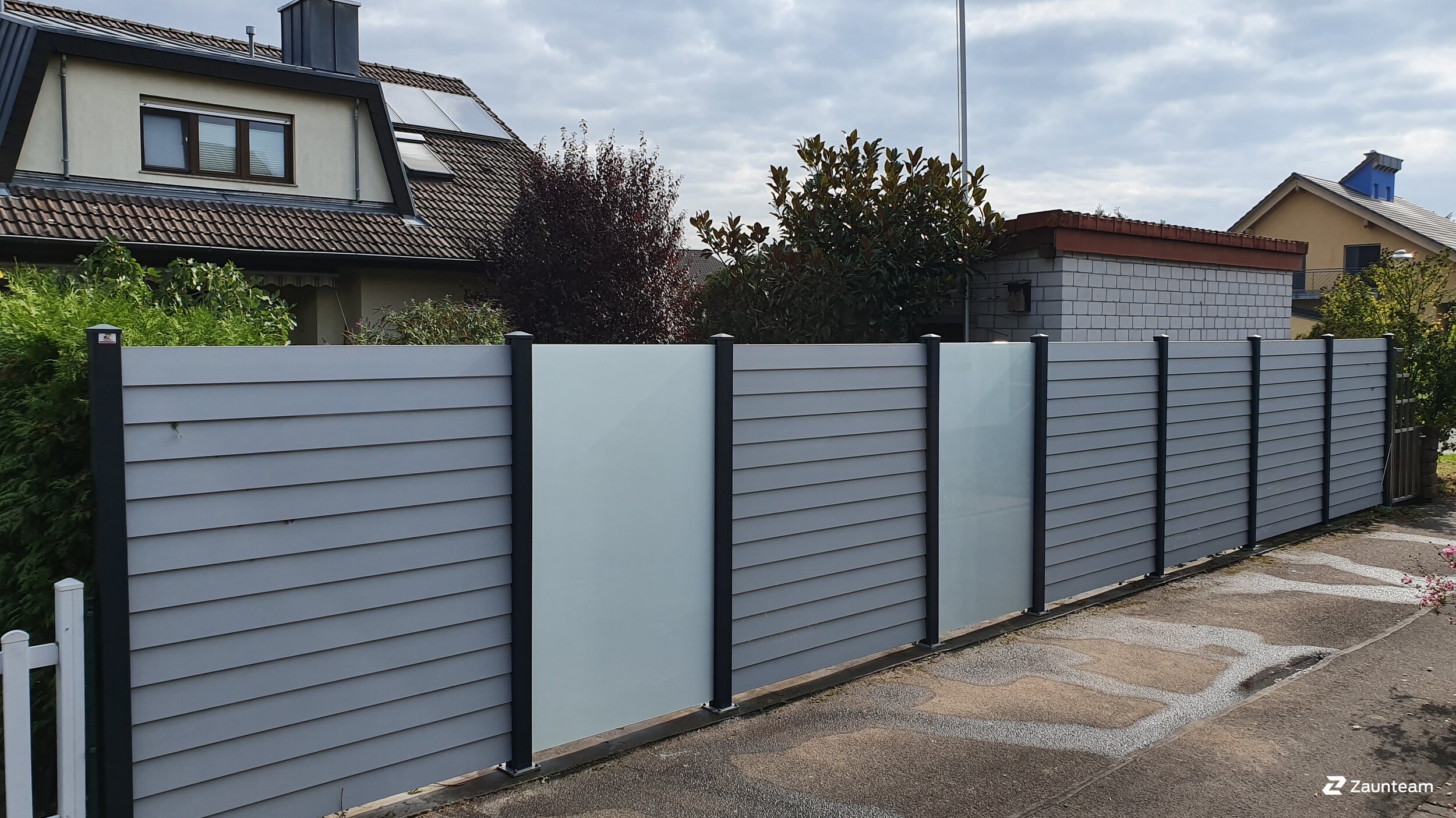 Aluminium Sichtschutz aus dem 2021 in 68794 Oberhausen-Rheinhausen Deutschland von Zaunteam Schwetzingen-Bruchsal.