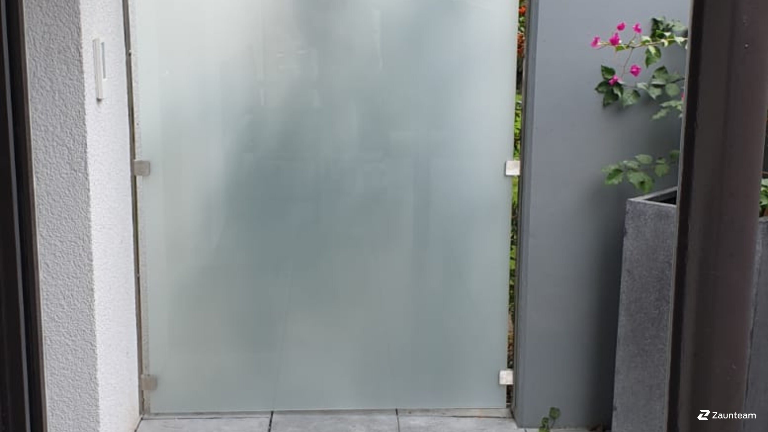 Protection brise-vue vitrée de 2020 à 76139 Karlsruhe Allemagne de Zaunteam Schwetzingen-Bruchsal.