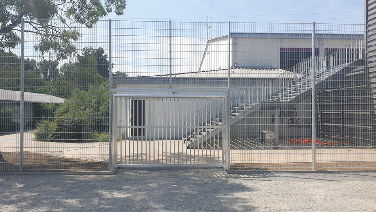 Ballfangzaun aus dem 2023 in 76689 Karlsdorf-Neuthard Deutschland von Zaunteam Schwetzingen-Bruchsal.