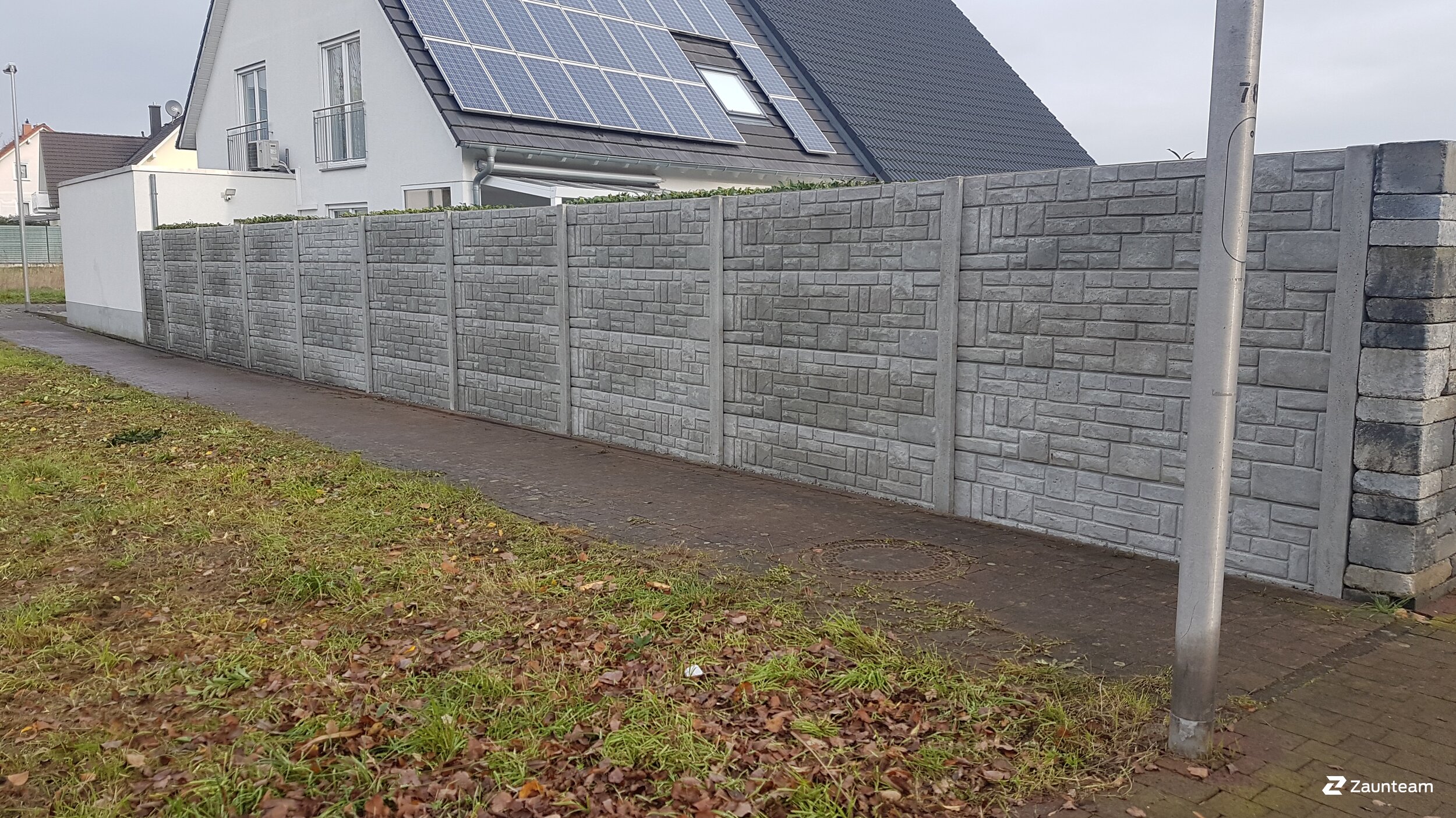 Clôture en béton de 2019 à 63762 Großostheim Allemagne de Zaunteam Westfranken.
