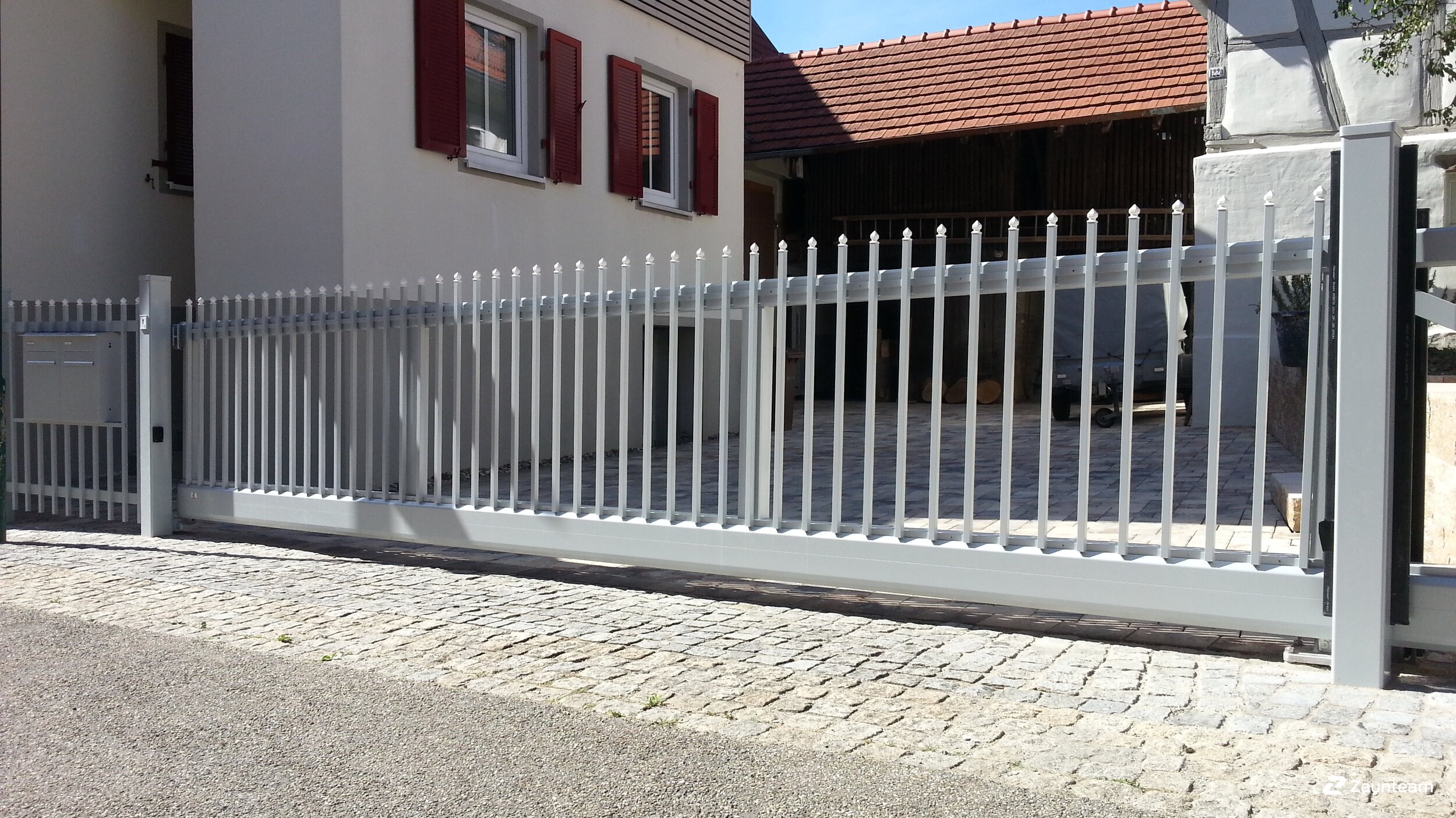 Portails automatiques de 2017 à 74343 Kleinsachsenheim Allemagne de Zaunteam Neckar-Enz.