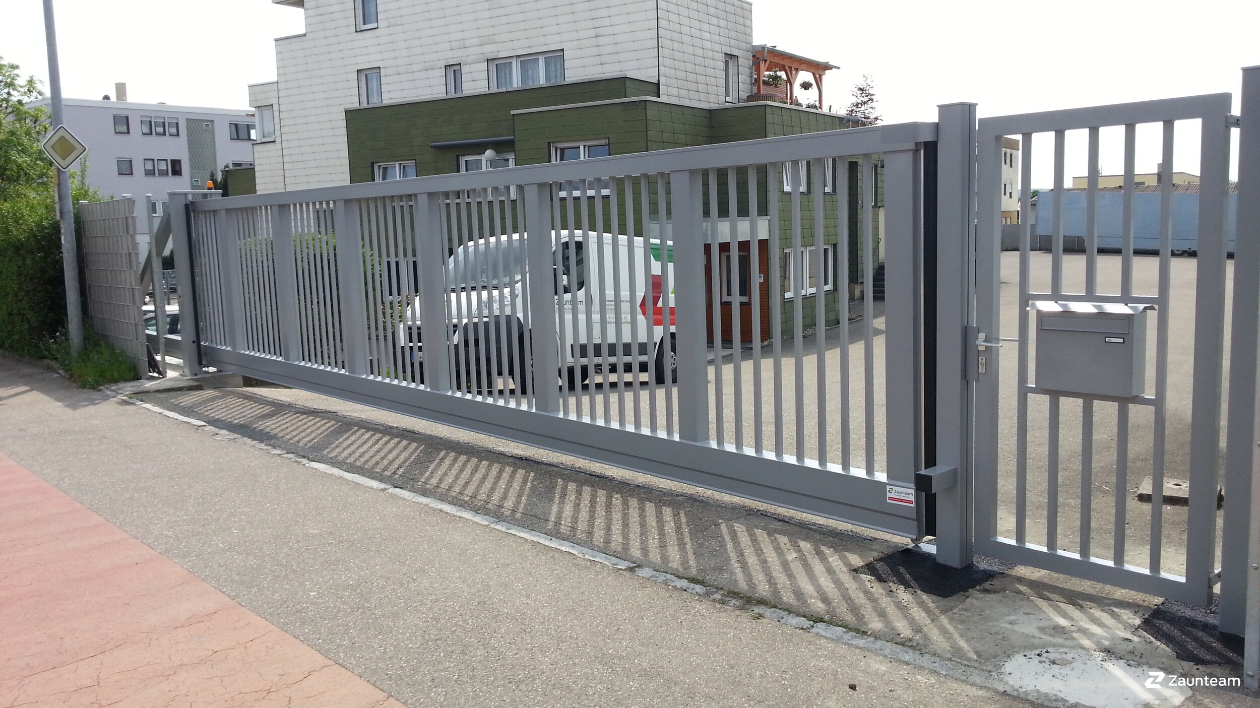 Automatische Tore aus dem 2017 in 71701 Schwieberdingen Deutschland von Zaunteam Neckar-Enz.