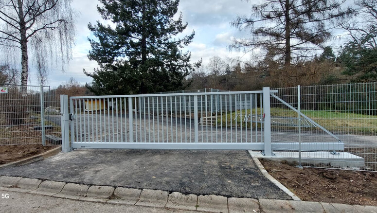 Automatische Tore aus dem 2026 in 71282 Hemmingen Deutschland von Zaunteam Neckar-Enz.