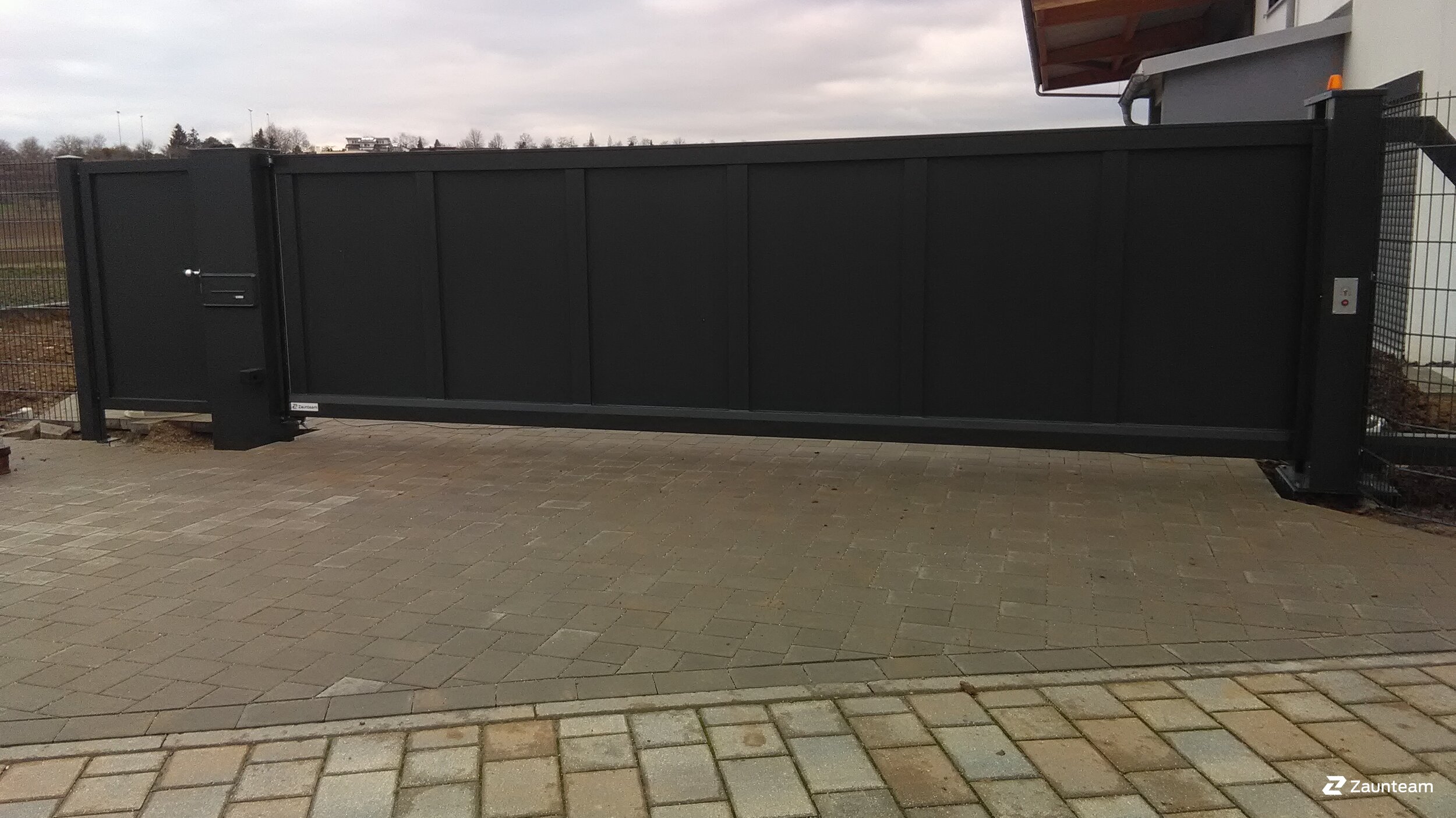 Automatische Tore aus dem 2019 in 74366 Kirchheim Deutschland von Zaunteam Neckar-Enz.