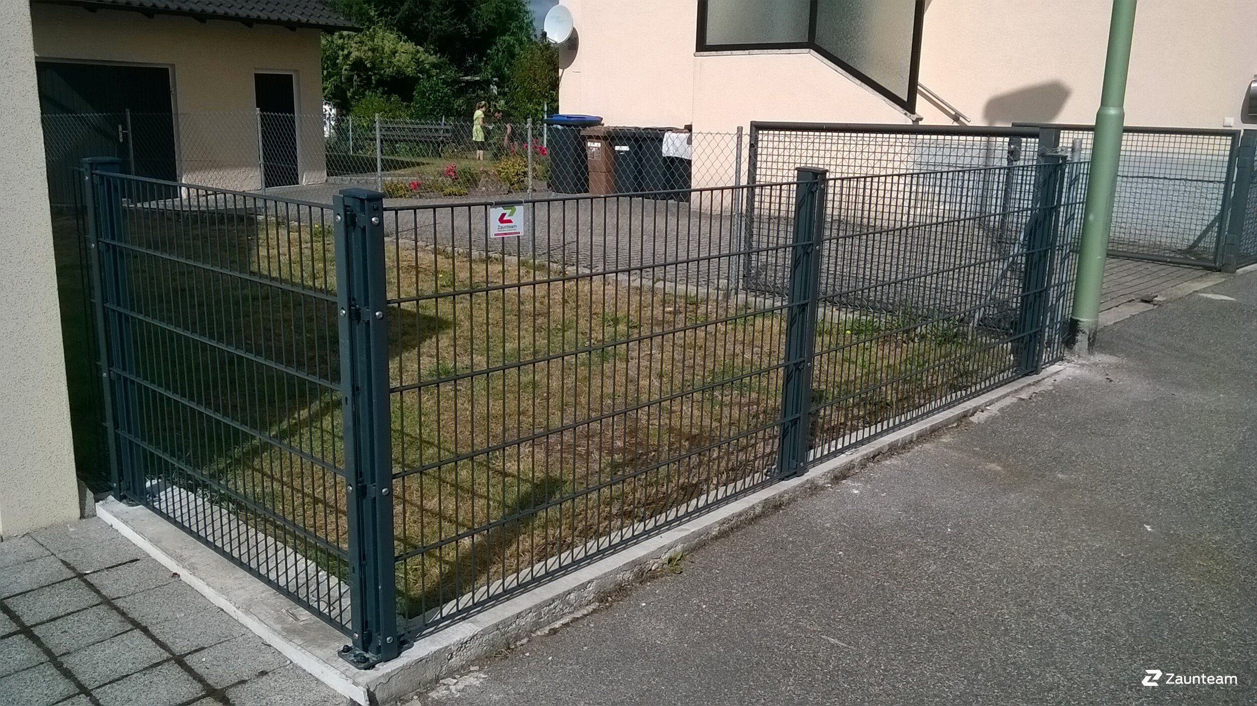 Doppelstabmattenzaun aus dem 2016 in 75181 Pforzheim Deutschland von Zaunteam Pforzheim.