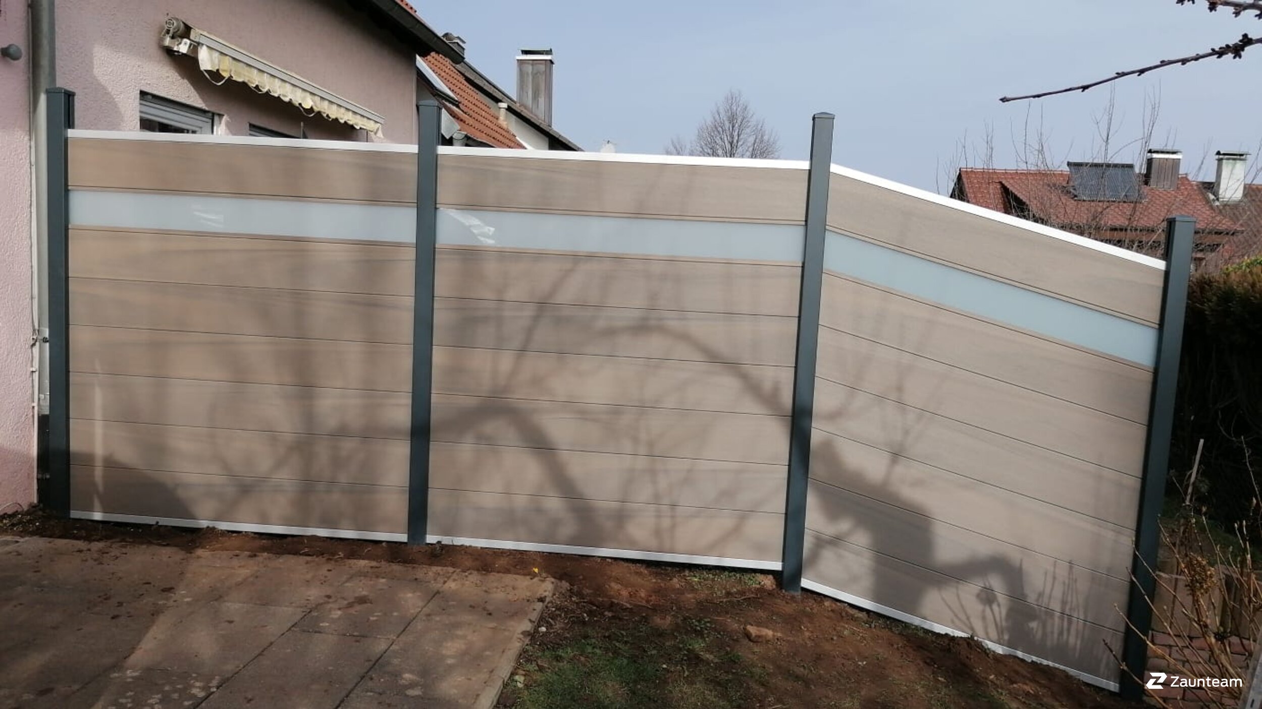 Pare-vue en WPC de 2021 à 75223 Öschelbronn Allemagne de Zaunteam Pforzheim.