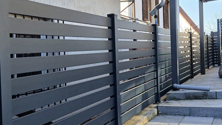 Aluminium Sichtschutz aus dem 2026 in 75181 Huchenfeld Deutschland von Zaunteam Pforzheim.