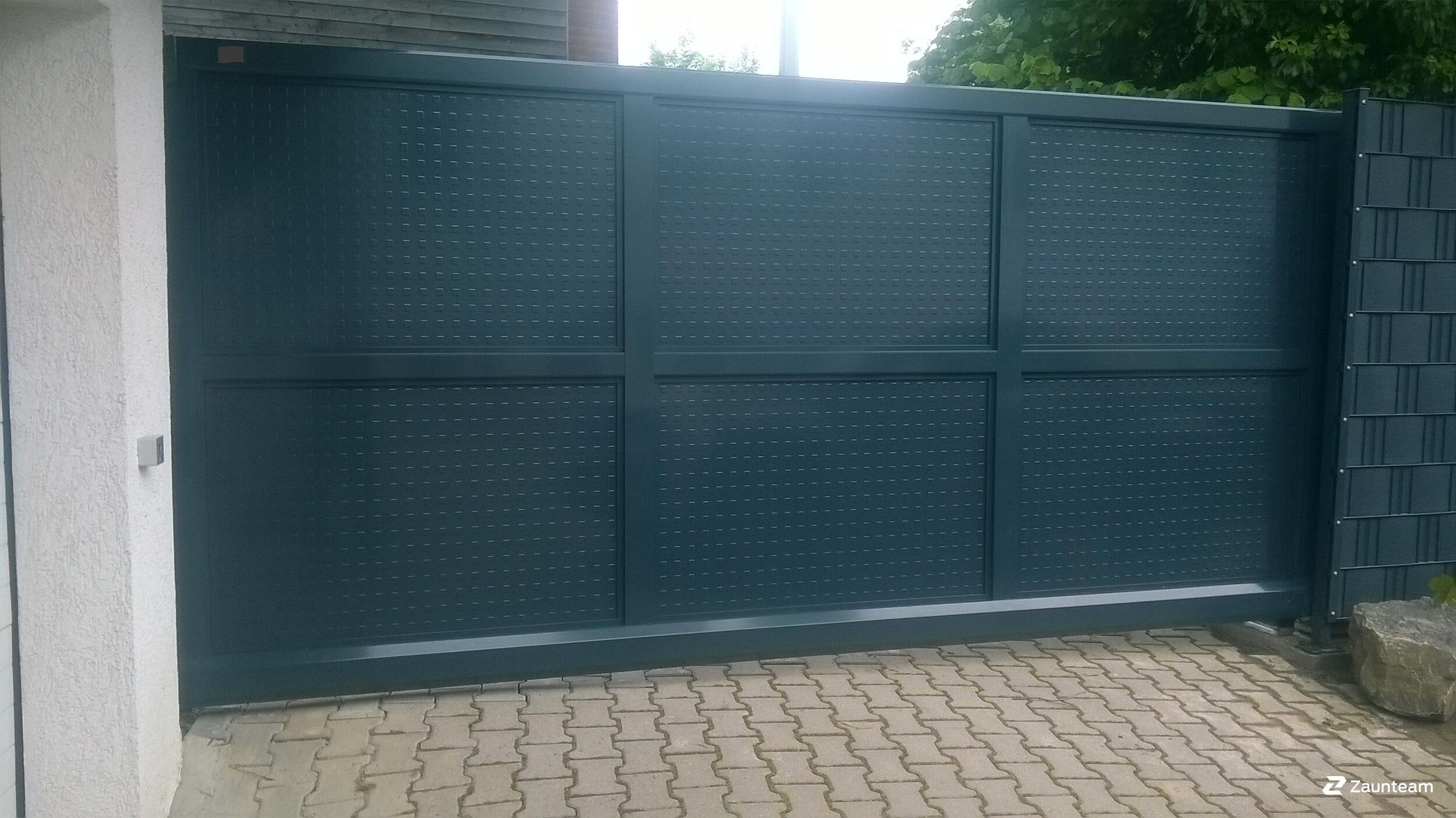 Automatische Tore aus dem 2016 in 75236 Ersingen Deutschland von Zaunteam Pforzheim.