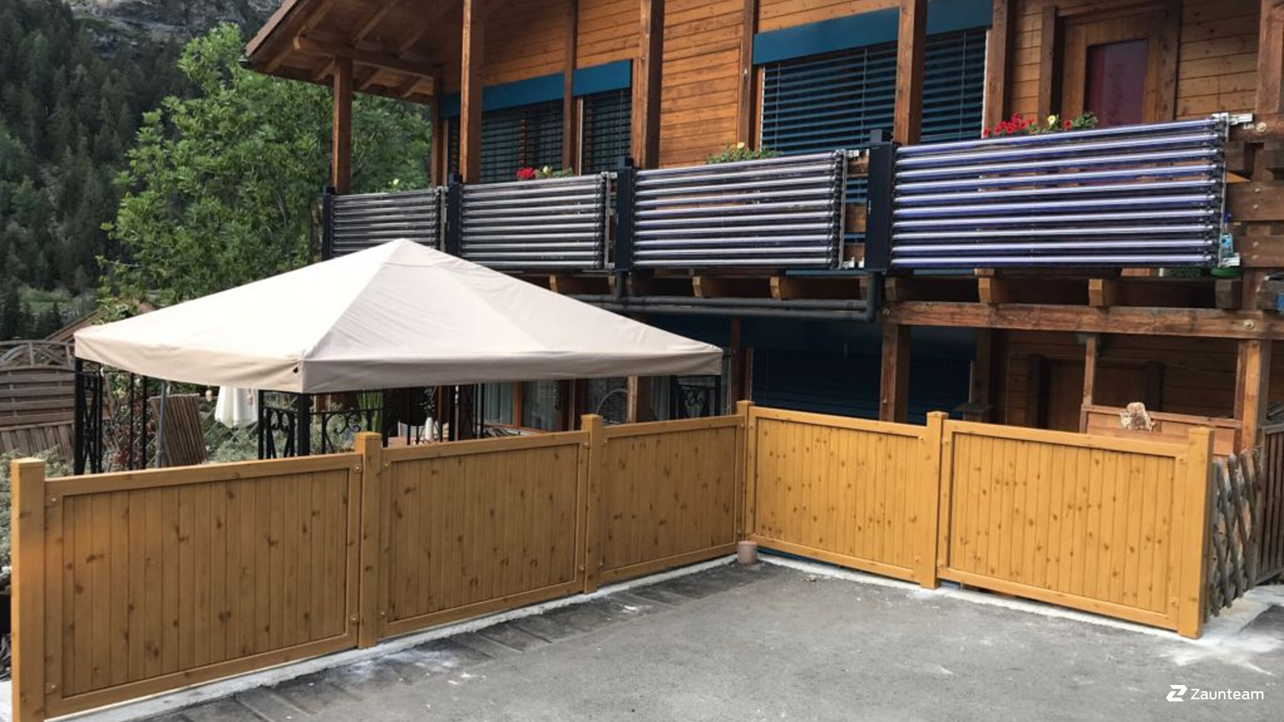 Aluminium Sichtschutz aus dem 2018 in 3924 St. Niklaus Schweiz von Zaunteam Wallis / Swissclôture Valais.
