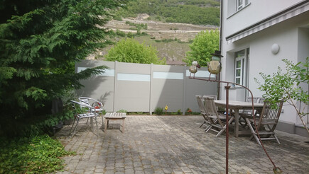 Protection brise-vue en aluminium de 2021 à 1920 Martigny Suisse de Zaunteam Wallis / Swissclôture Valais.